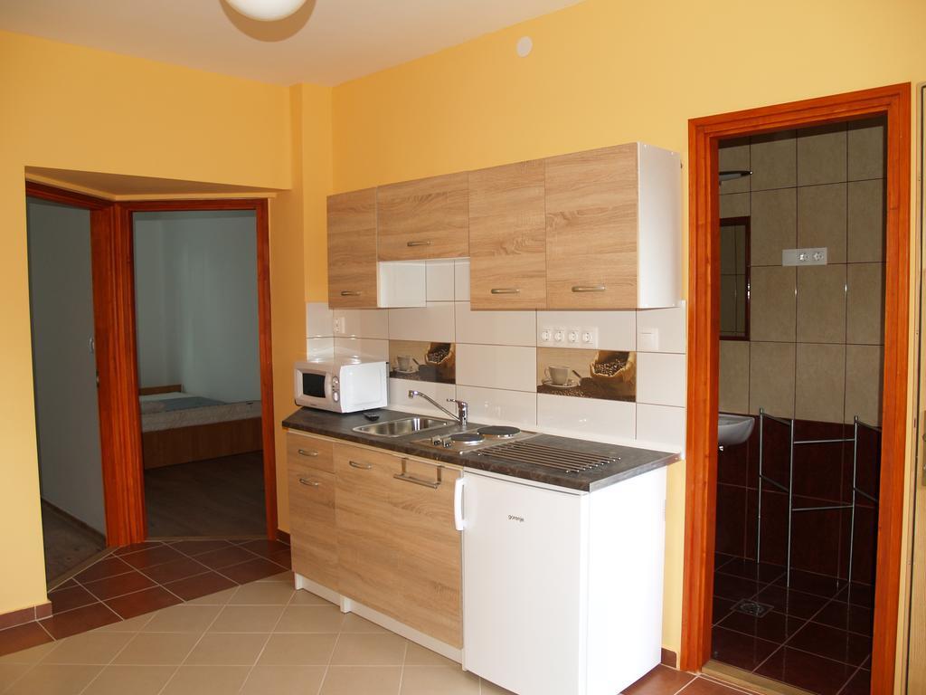 Liliom Apartman Gyula Εξωτερικό φωτογραφία
