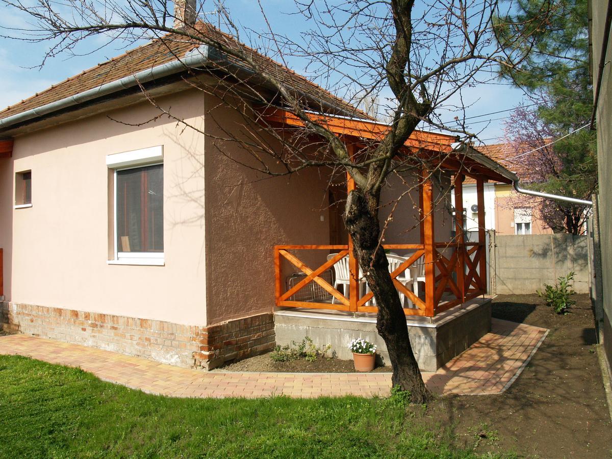 Liliom Apartman Gyula Εξωτερικό φωτογραφία