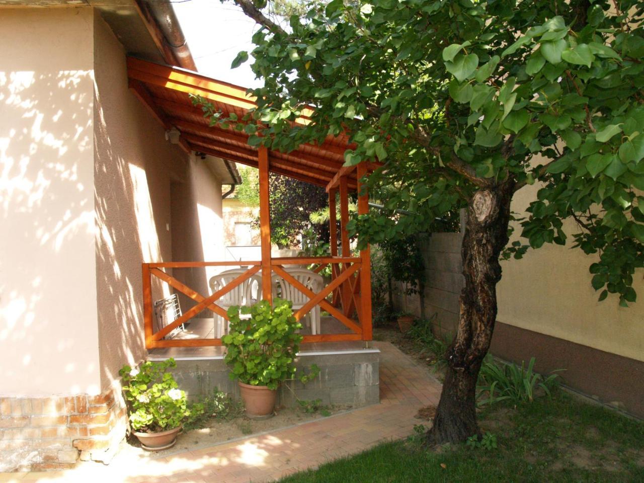 Liliom Apartman Gyula Εξωτερικό φωτογραφία
