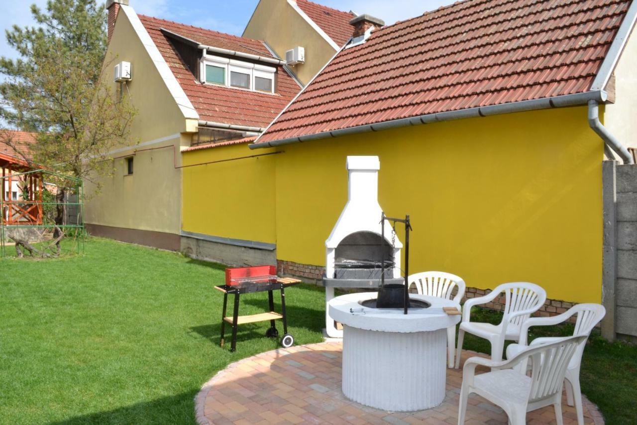 Liliom Apartman Gyula Εξωτερικό φωτογραφία