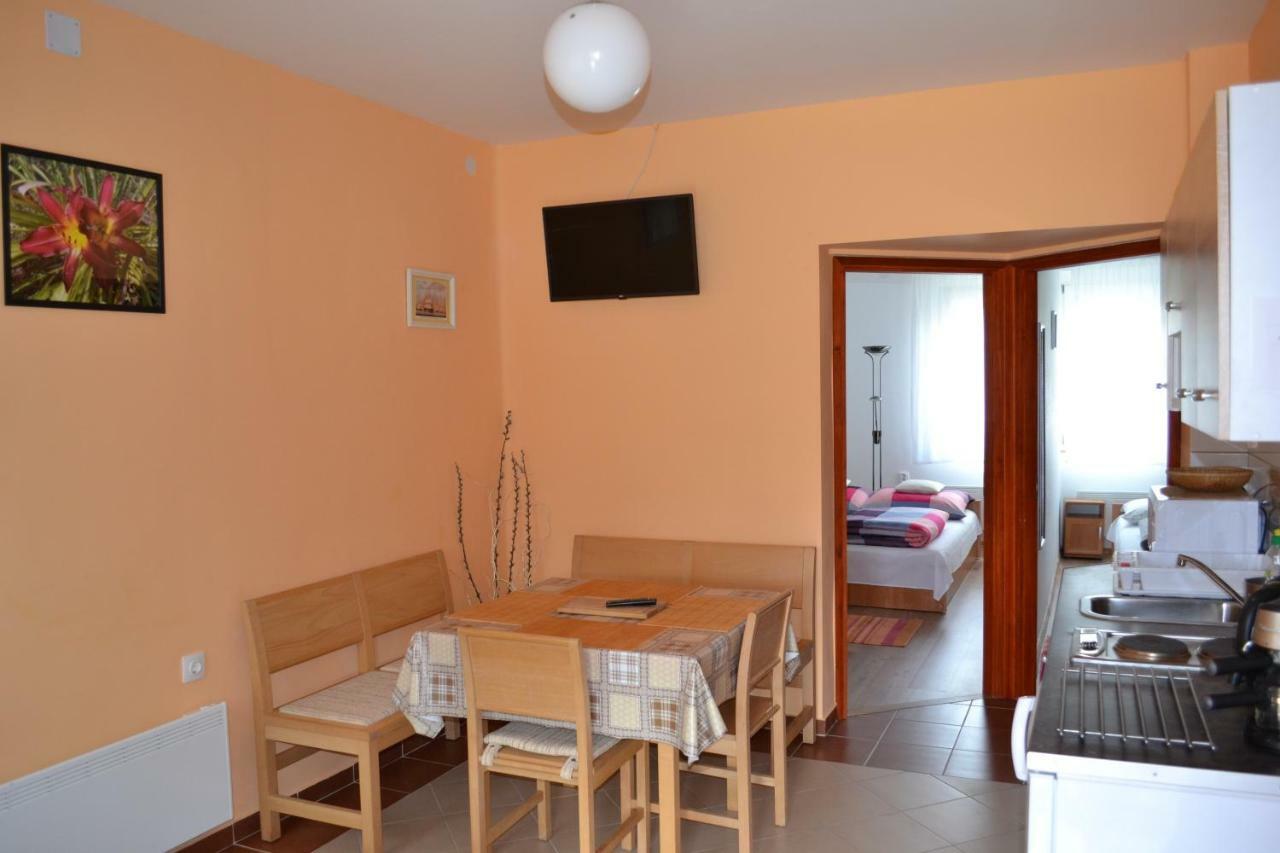 Liliom Apartman Gyula Εξωτερικό φωτογραφία
