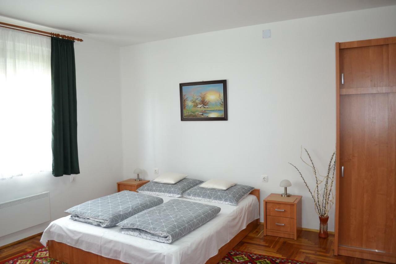 Liliom Apartman Gyula Εξωτερικό φωτογραφία