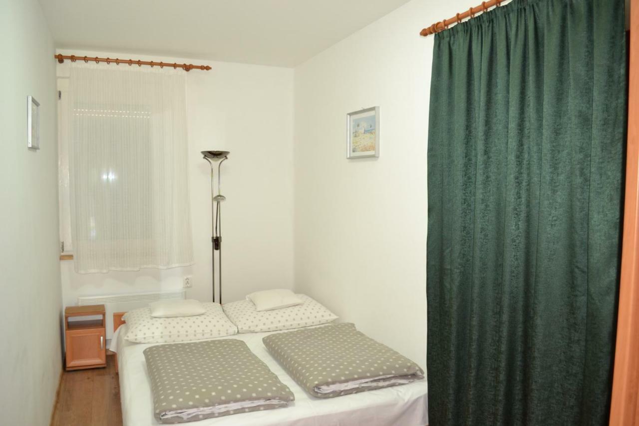 Liliom Apartman Gyula Εξωτερικό φωτογραφία